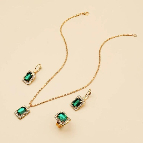 Emerald & Gold Queen's Treasures Necklace Earring & Ring Statement Jewel… - Picture 3 of 13